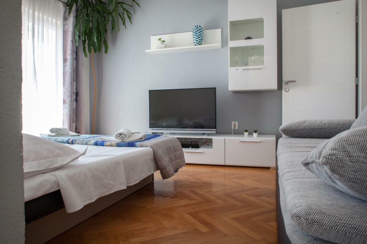 Apartments Klara Makarska Bagian luar foto