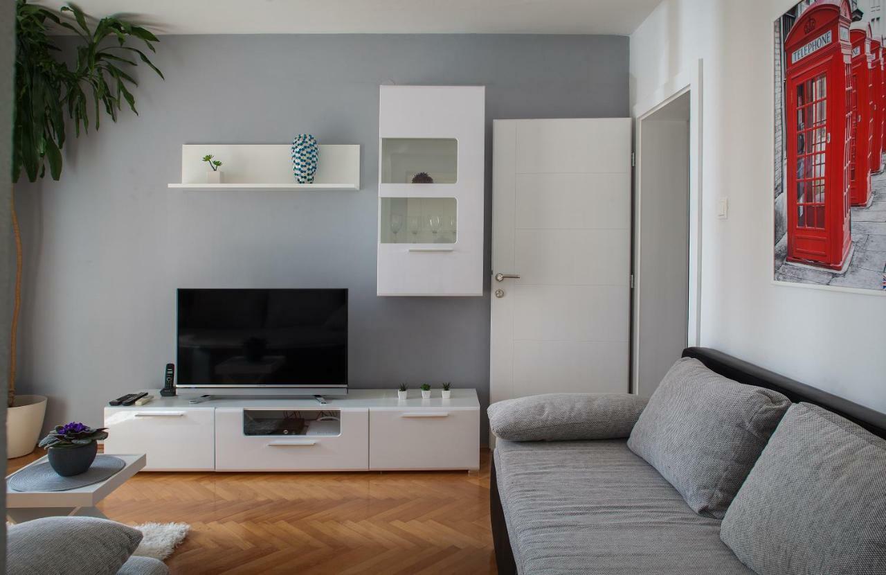 Apartments Klara Makarska Bagian luar foto