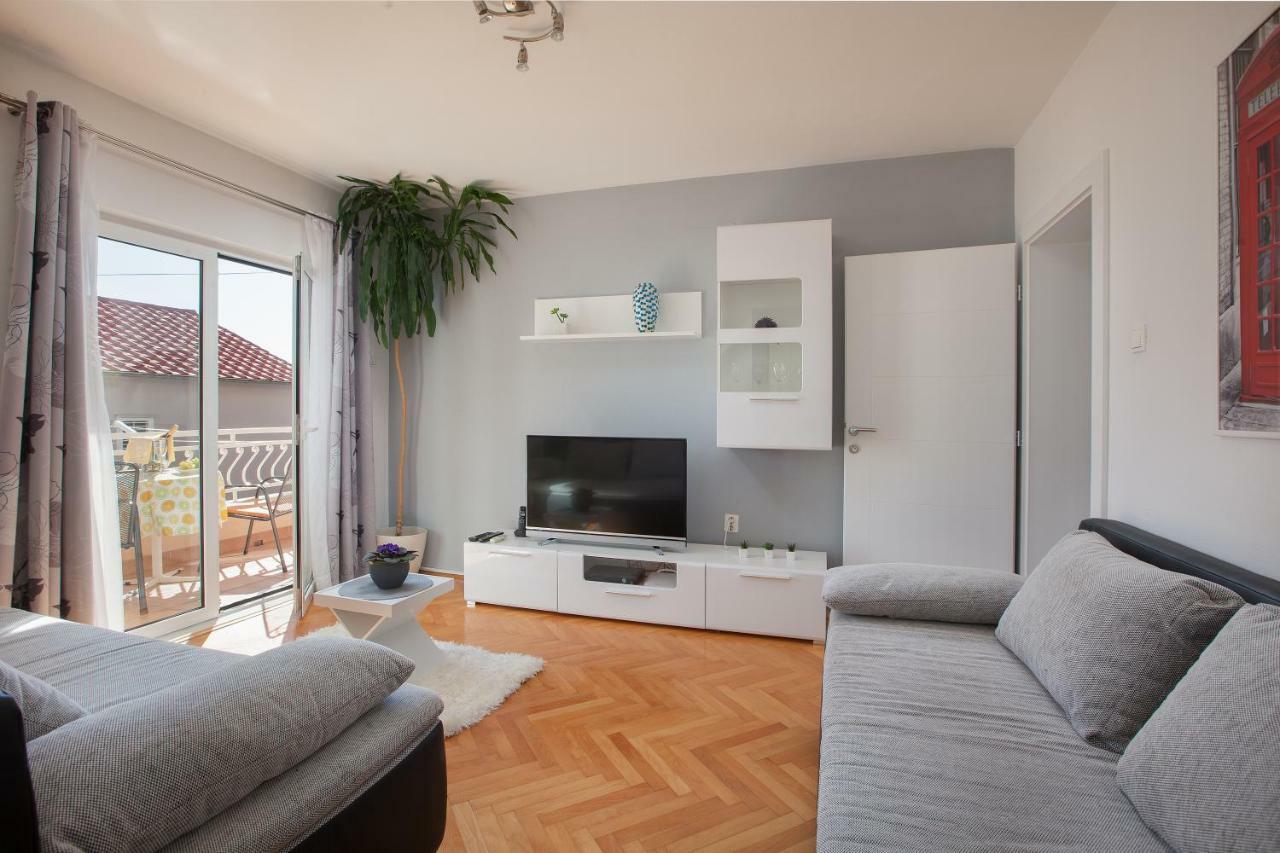 Apartments Klara Makarska Bagian luar foto