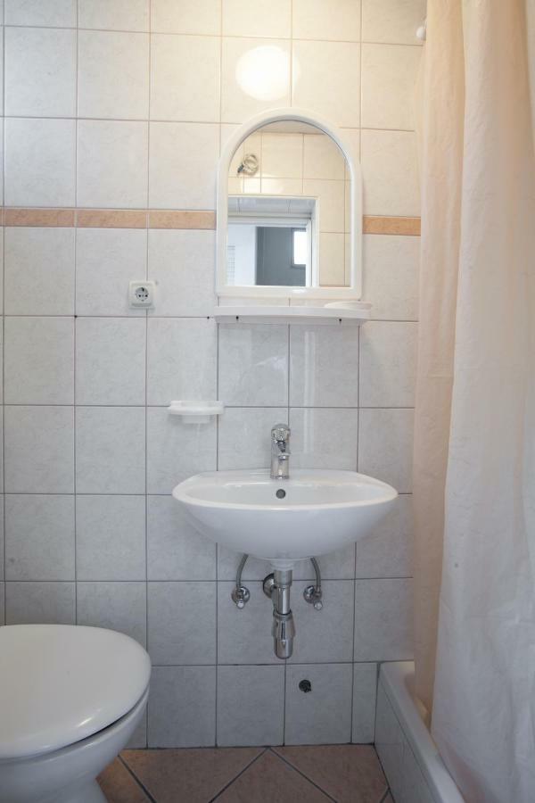 Apartments Klara Makarska Bagian luar foto