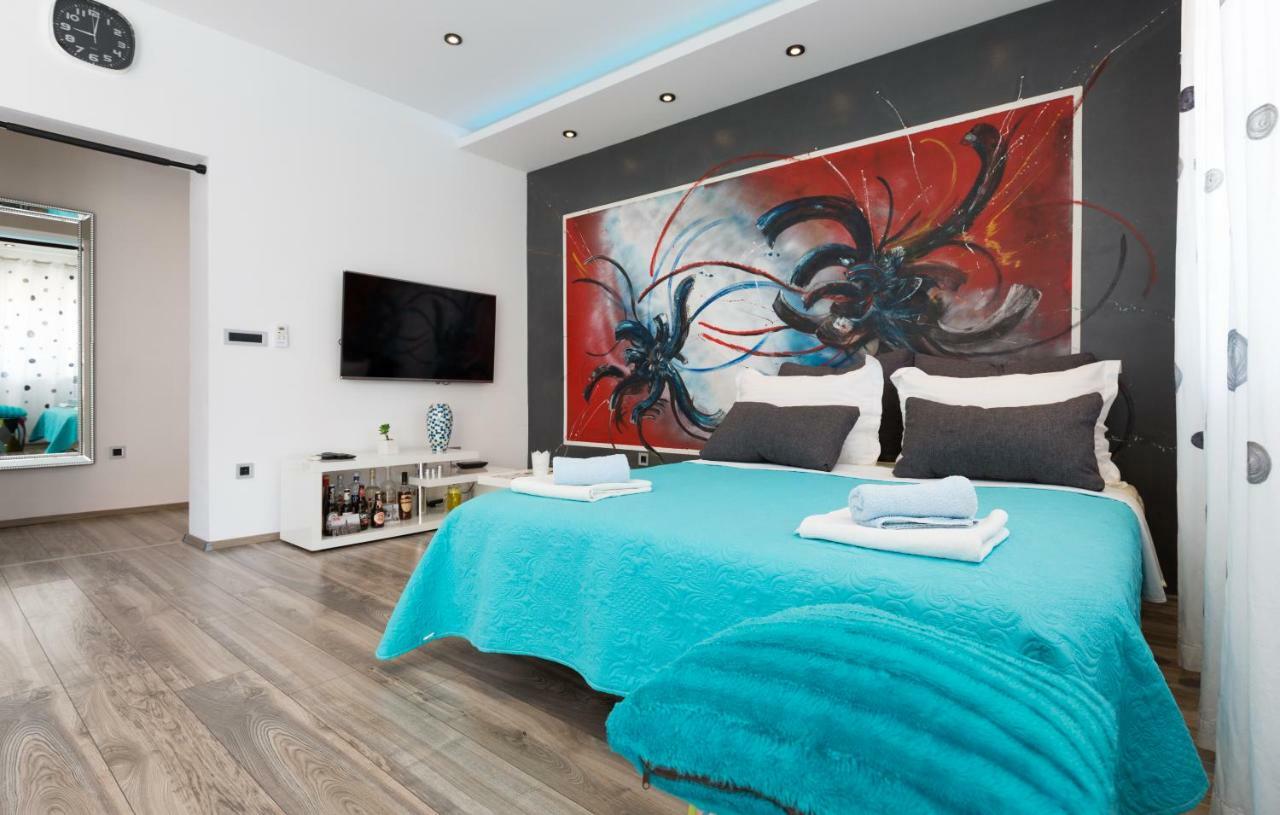 Apartments Klara Makarska Bagian luar foto