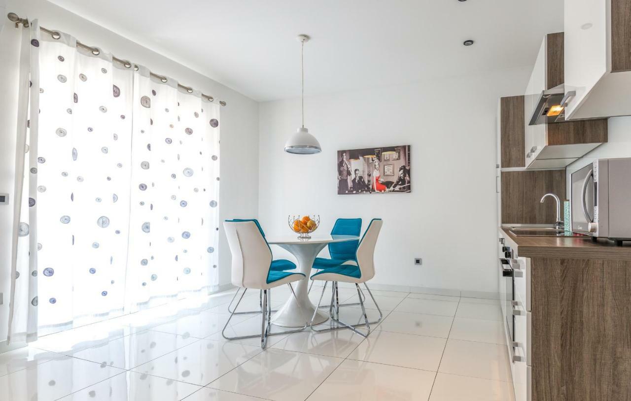 Apartments Klara Makarska Bagian luar foto